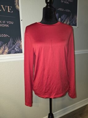 Women's Long-Sleeve Crewneck Top in Red
